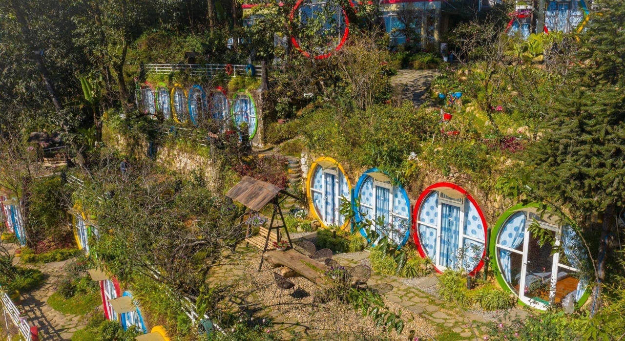 Không gian ngoài trời của homestay Tubotel Sa Pa
